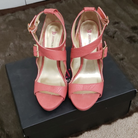 Heels - Picture 5 of 7